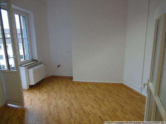 Zimmer mit franzBalkon als Küche möglich