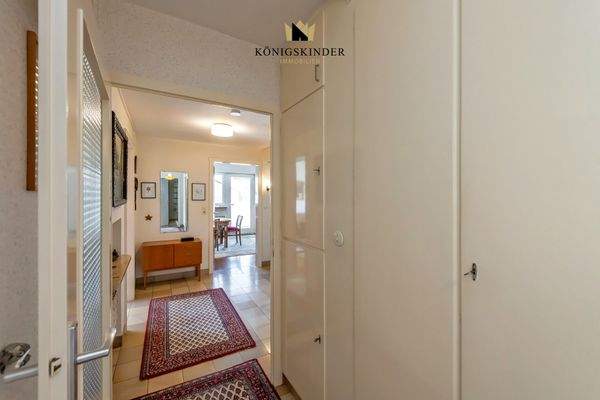 Diele mit Einbauschrank