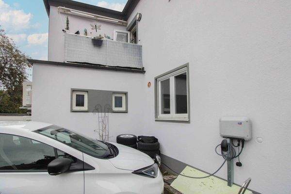 Hinteransicht und Vaultbox Haus