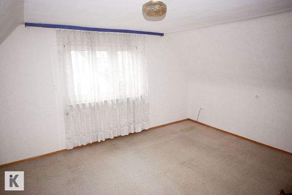 Großzügiges Elternschlafzimmer