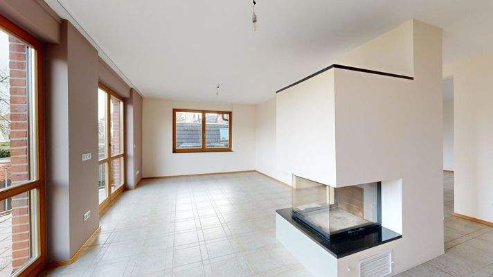 Wohnzimmer mit Kamin (3)