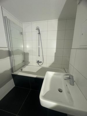 Badezimmer mit Wanne