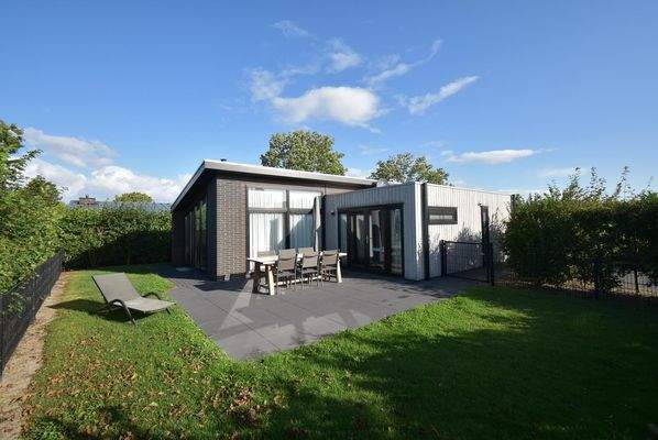 ferienhaus-kaufen-herkingen-modern-terrasse02