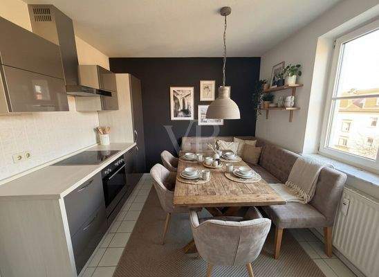 Küche mit Einbauküche