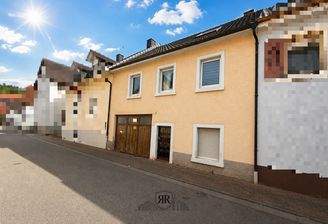 Stadthaus mit großzügigem Grundstück in zentraler Lage von Herbolzheim