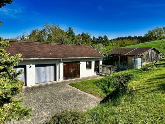 Garagen und Stallungen