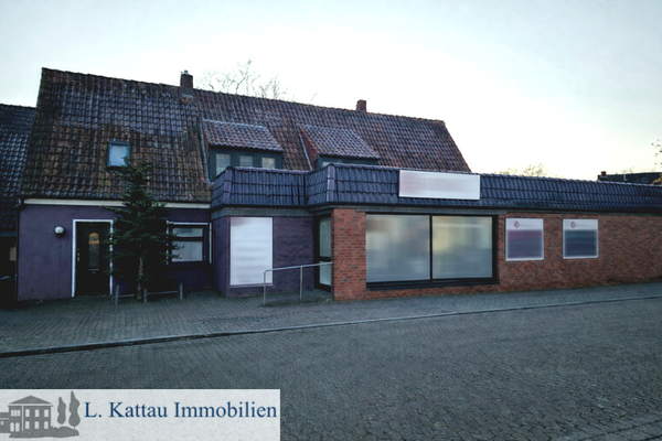 zweites Haus -Gewerbeobjekt und Wohnung