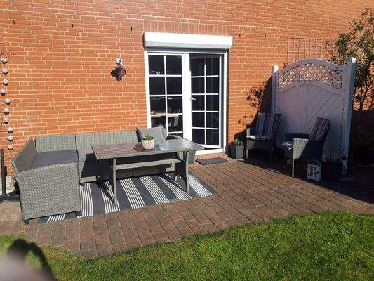 ...mit sonnigem Süd/West Garten!