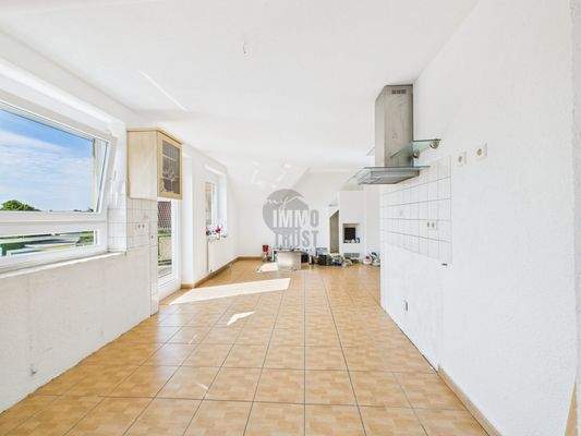 Offene Küche und Essbereich OG-Wohnung