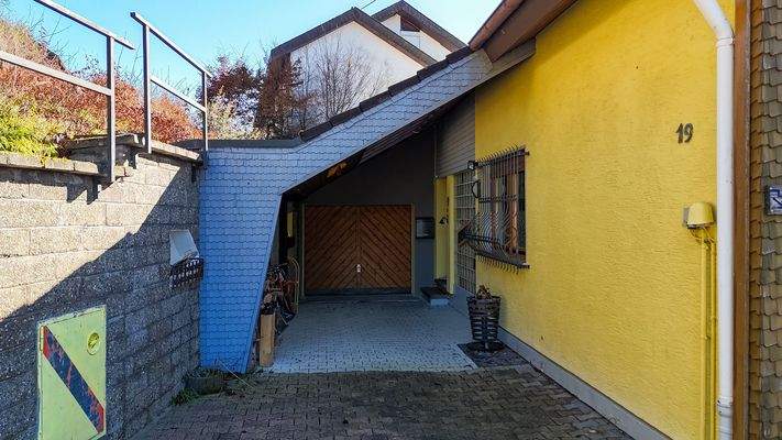 29 Eingangsbereich- Carport