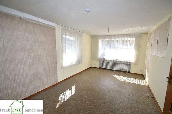 Wohnbereich, Einfamilienhaus mit Garage, Kauf in Düsseldorf Urdenbach, Frank Ewe Immobilienmakler Düsseldorf