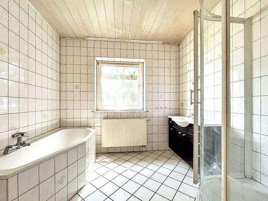 Erdgeschoss Badezimmer 