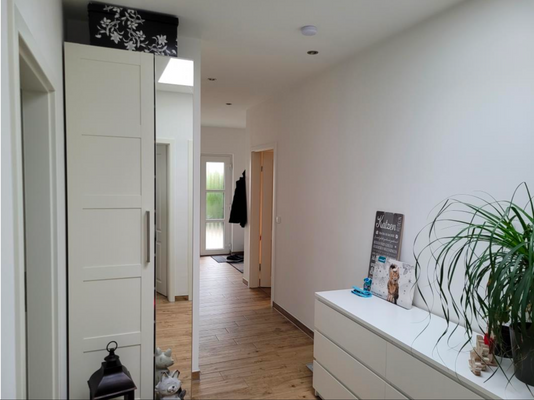 Flur mit Eingangsbereich 