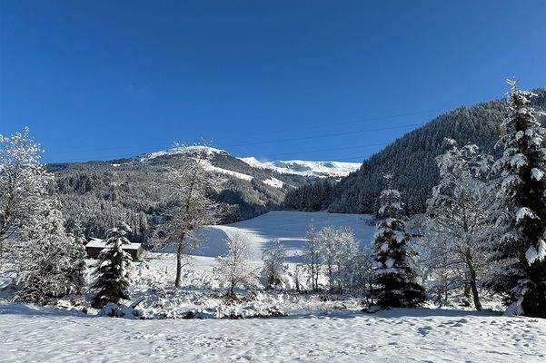 ... eingebettet in traumhaftem Bergpanorama