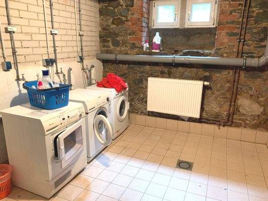 A16896A7-6C38-478B-957D-D2DCA9