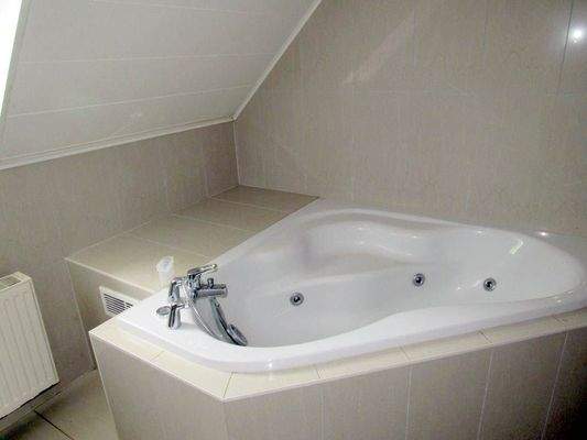 Tageslichtbad mit Whirlpool