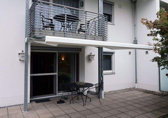 Terrasse (Austritt aus dem Wohnzimmer)