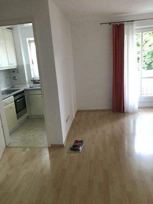 Küche und Wohnzimmer.JPG