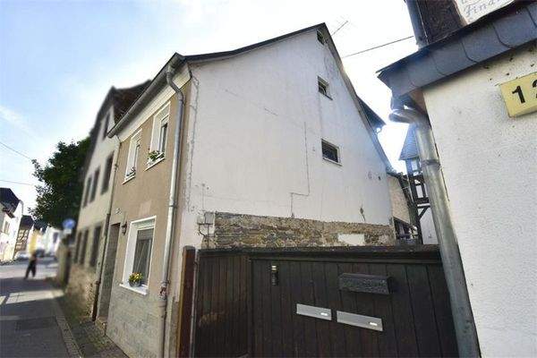 Vorder- und Seitenansicht