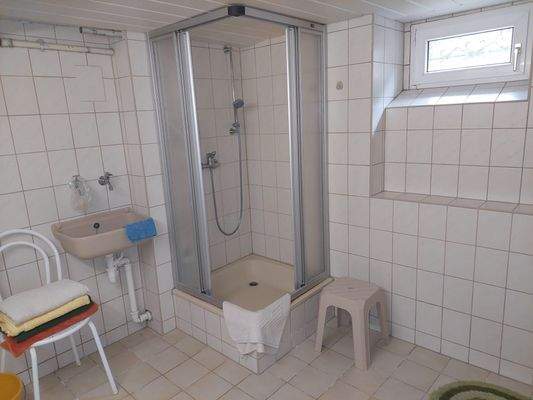 Bad (Dusche, WC) Keller