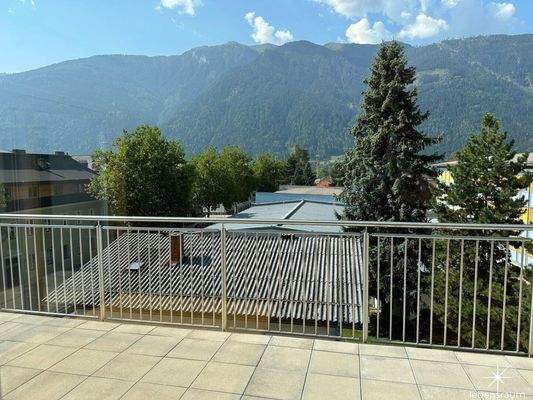 Terrasse mit Goldeckblick.