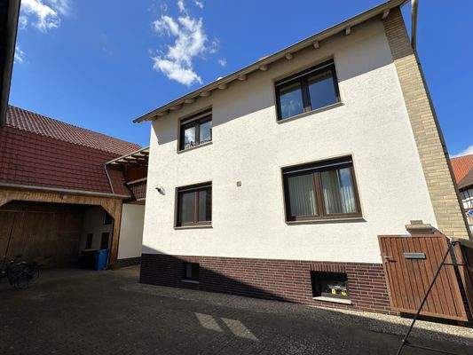 2 Seitenansicht und Hof.jpg