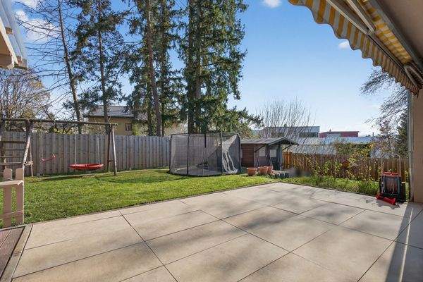 Hauptwohnung - Terrasse mit Garten