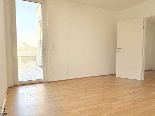 2. Zimmer Richtung Balkon