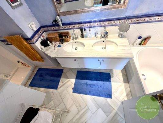 Bad I mit Fußbodenheizung