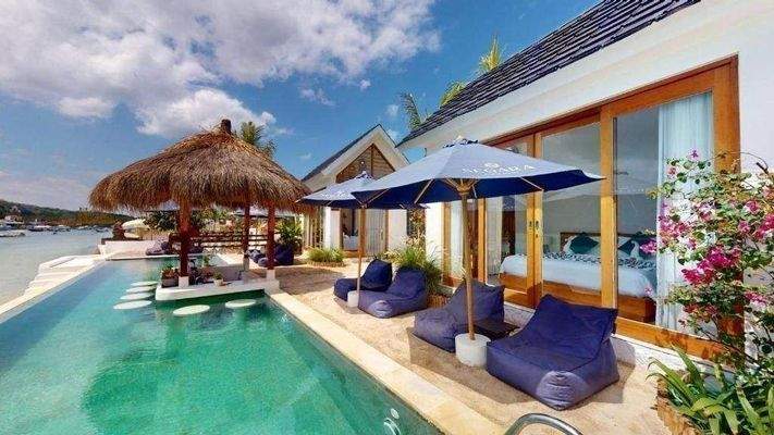 Blick zum Gemeinschaftspool