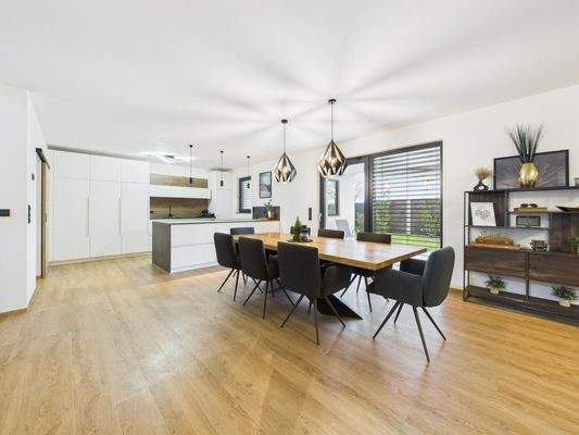 Wohn- und Essbereich 4