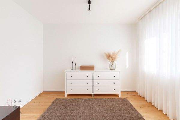 F03C9B77-A9E8-4D0A-BCB6-D2DA69B452D4