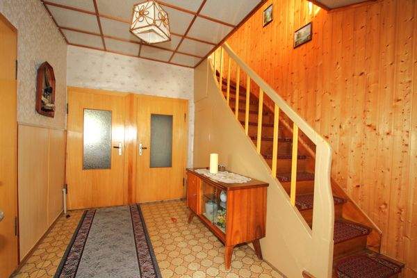 03.03. Treppenhausflur 1.JPG