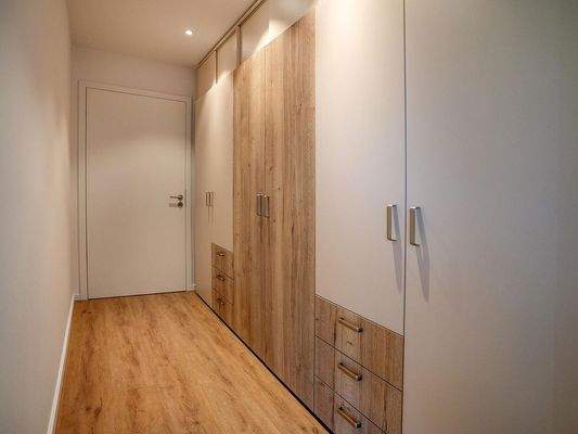 Ankleide m. Einbauschrank