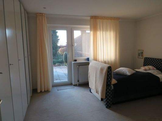 Schlafzimmer zur Terrasse