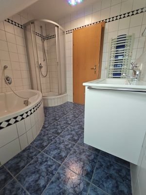 Badezimmer Eingangtuer.jpg