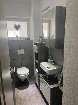 neuwertiges Gäste-WC