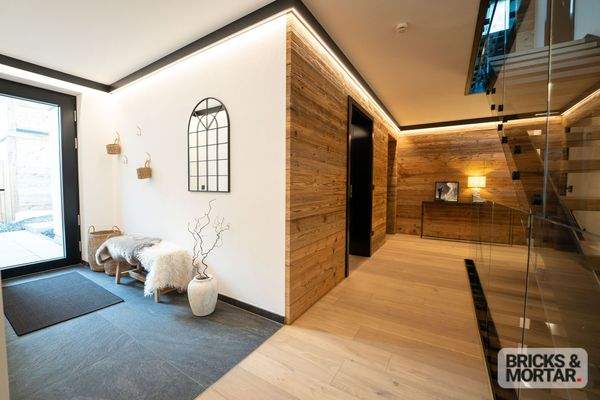 EG Eingangsbereich Flur