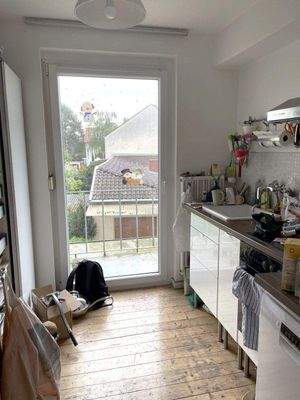 VH 2, 1. OG: Küche mit Ausgang Terrassenbalkon