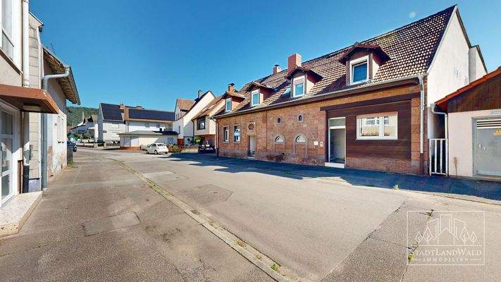 Haus Nr. 35a: Straßenansicht-Eingang