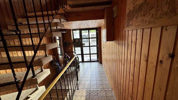 ETW mit Garten Neu 25 Eingang