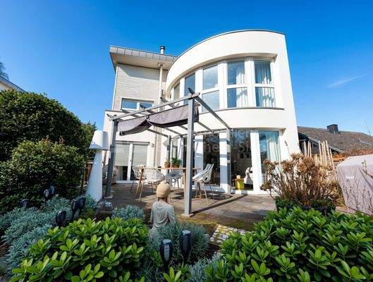 Haus - (KI bearbeitet)