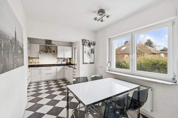 Küche mit Essbereich