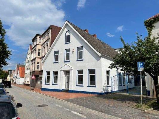 Bürotrakt mit Einliegerwohnung (1.OG)