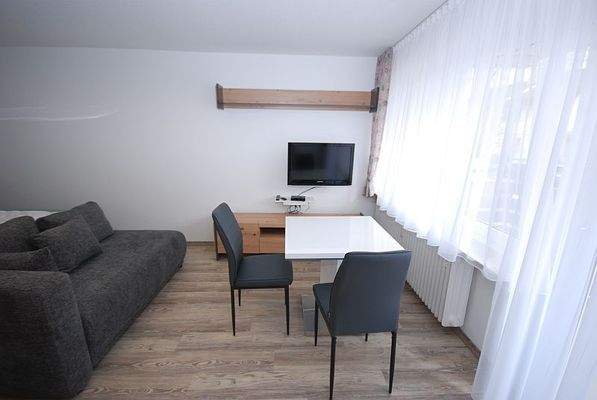 1-Zimmer-Ferienwohnung-Schi55-003-wz3.jpg