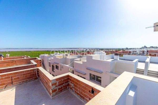 Properties in a Complex in a Popular Location in Torrevieja