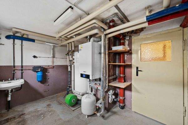 Waschraum UG + neue Heizung