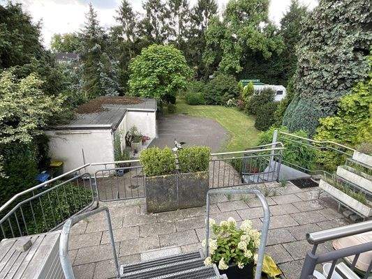 Blick auf Garagenhof