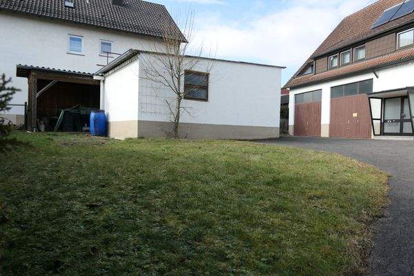 Südostseite mit Grünfläche