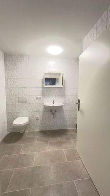 Parterre: Badezimmer